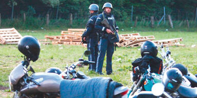 Neonazi-Opfer still begraben