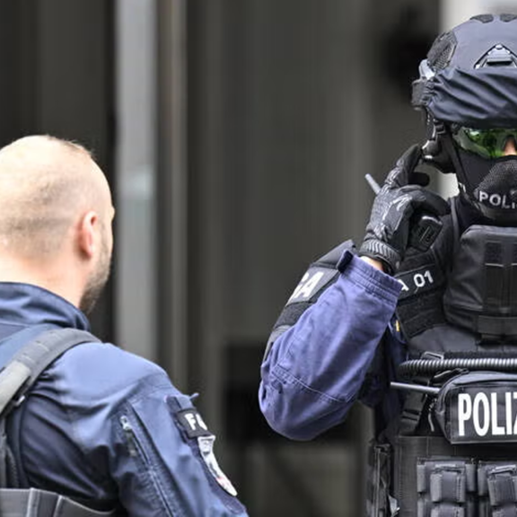 „Komme nicht, mache Amoklauf“ - Schüler drohte im Chat