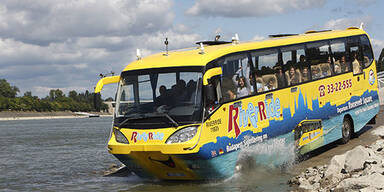 Bald schwimmt ein Bus durch Salzburg