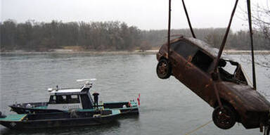 Pkw-Bergung aus der Donau bei Wallsee