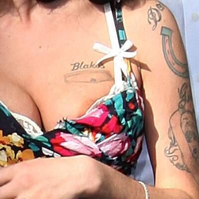 Amy Winehouse: Tiefes Dekolleté bei Gericht