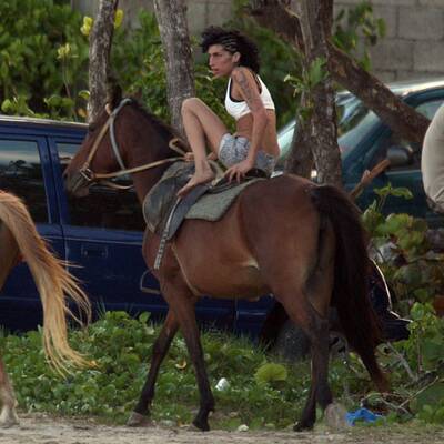 Skandal-Amy: Karibische Affären