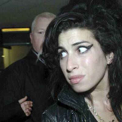 Amy Winehouse kommt in Glasgow an
