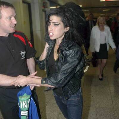 Amy Winehouse kommt in Glasgow an
