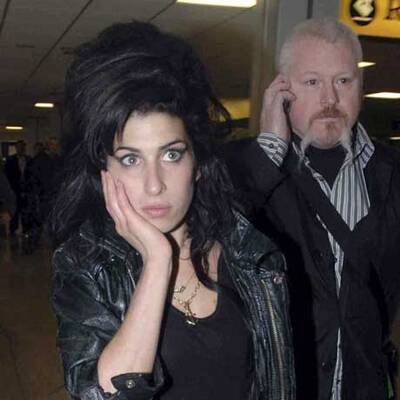 Amy Winehouse kommt in Glasgow an