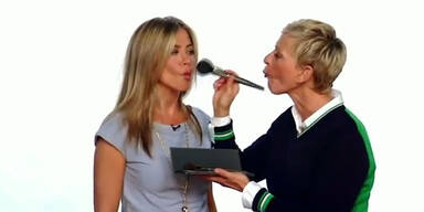 Witzig! Aniston lässt sich von Ellen umstylen