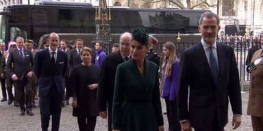 K&ouml;nigspaare kamen mit dem Reisebus