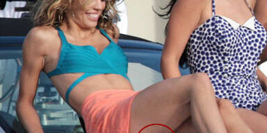 90210-Star zeigt, was sie drunter trägt