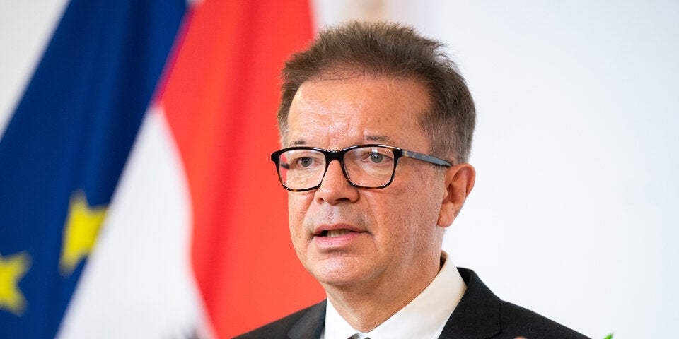 Von wegen Abstand: Massen stürmen Wiener Parks