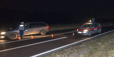 Lenker zückt Waffe bei Polizei-Kontrolle