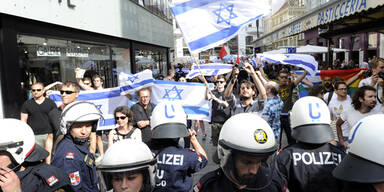 Schreiduelle bei Demos in der Wiener City