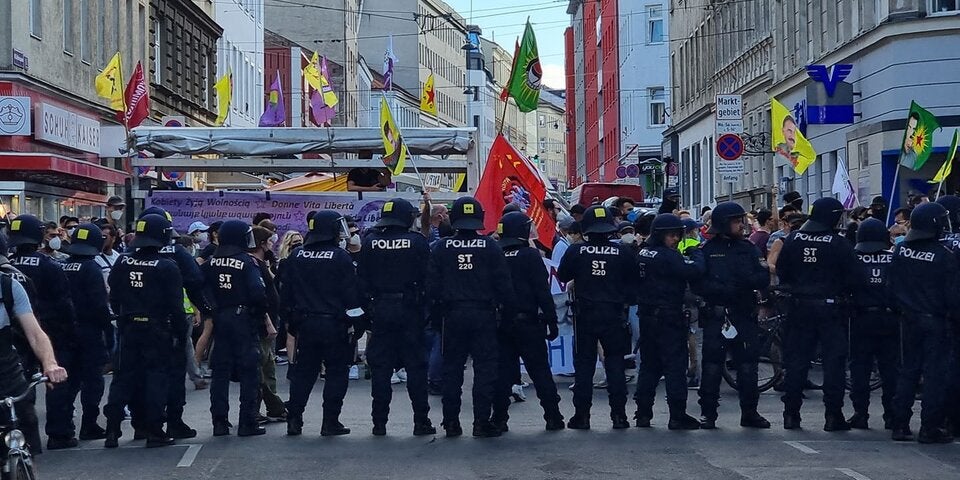 Mega-Polizeiaufgebot bei Antifa-Demo