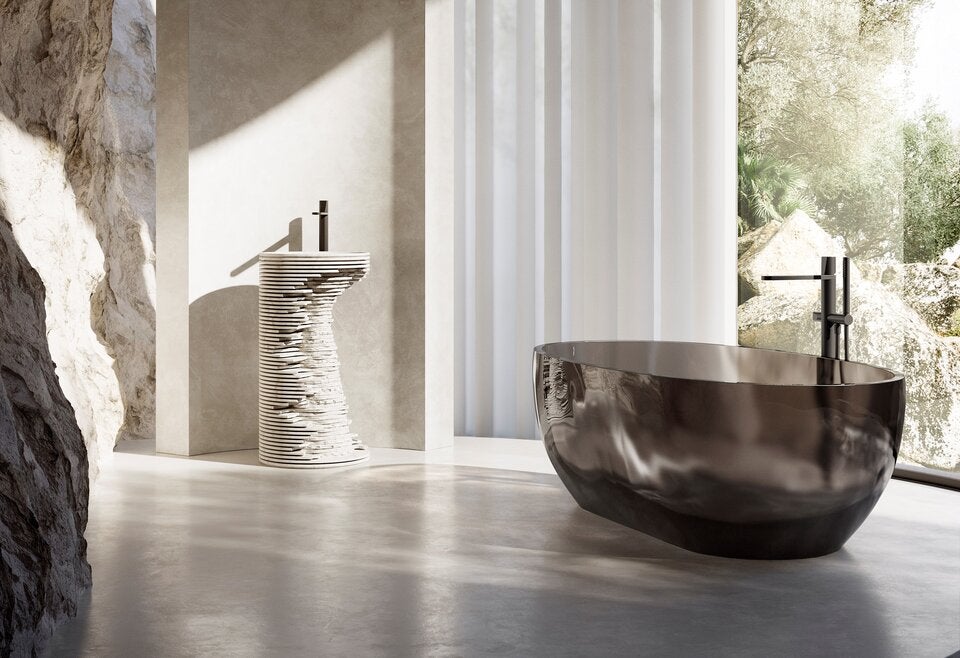 Klare Formen und Farben, Harmonie und Minimalismus. Reflex ist die erste transparente Badewanne von Antonio Lupi aus Cristalmood.