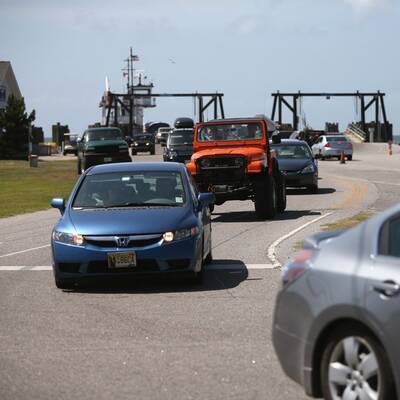 Wann trifft Arthur auf Land?