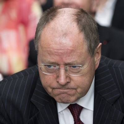 Peer Steinbrück fordert Angela Merkel heraus