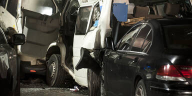 Massen-Crash im Nebel: Acht Tote 