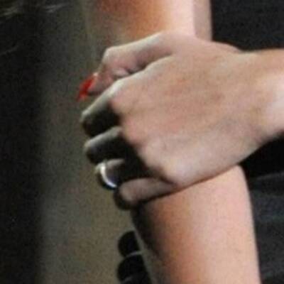 Die Grammy Awards 2013: Zeigt Rihanna Verlobungsring?