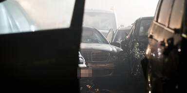 Massen-Crash im Nebel: Acht Tote 