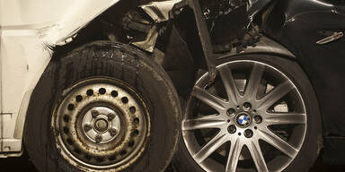 Massen-Crash im Nebel: Acht Tote 