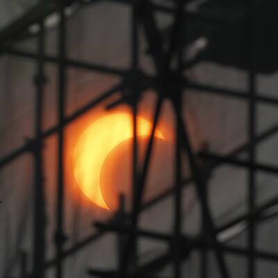Spektakuläre Sonnenfinsternis in Asien & USA