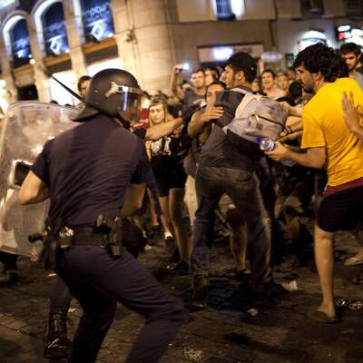 Die Polizei ging mit Schlagstöcken gegen die Demonstranten vor