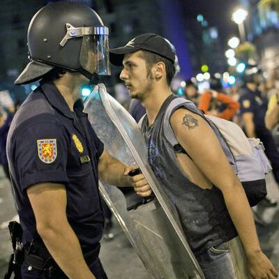 Die Polizei ging mit Schlagstöcken gegen die Demonstranten vor