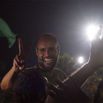 Der Sohn des Diktators ließ sich von Regime-treuen Soldaten feiern