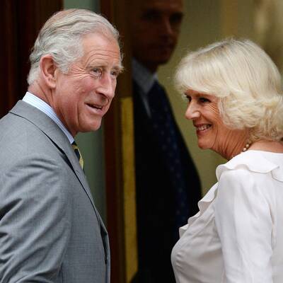 Prinz Charles & Camilla besuchen das Baby im Spital
