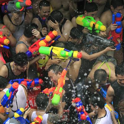 Riesen-Wasserschlacht in Bangkok