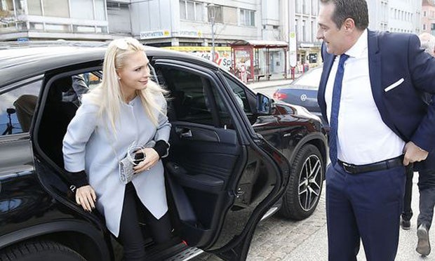 Psycho-Druck: Schmeißt Philippa Strache hin?