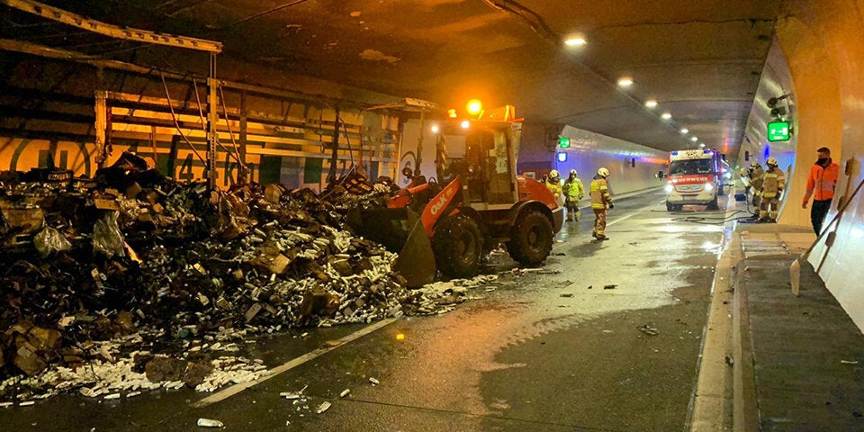 Lkw-Anhänger im Tauerntunnel in Brand geraten
