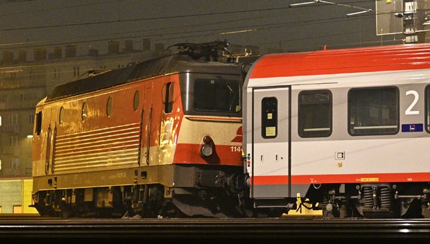 Zug in Wien entgleist, Verspätungen bis Freitag