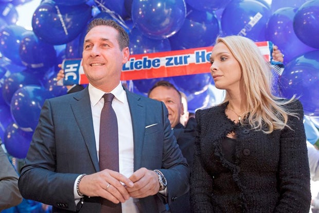 Psycho-Druck: Schmeißt Philippa Strache hin?