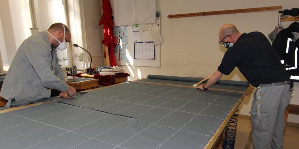 Eigenes Pickerl weist auf Maskenpflicht in den Öffis hin