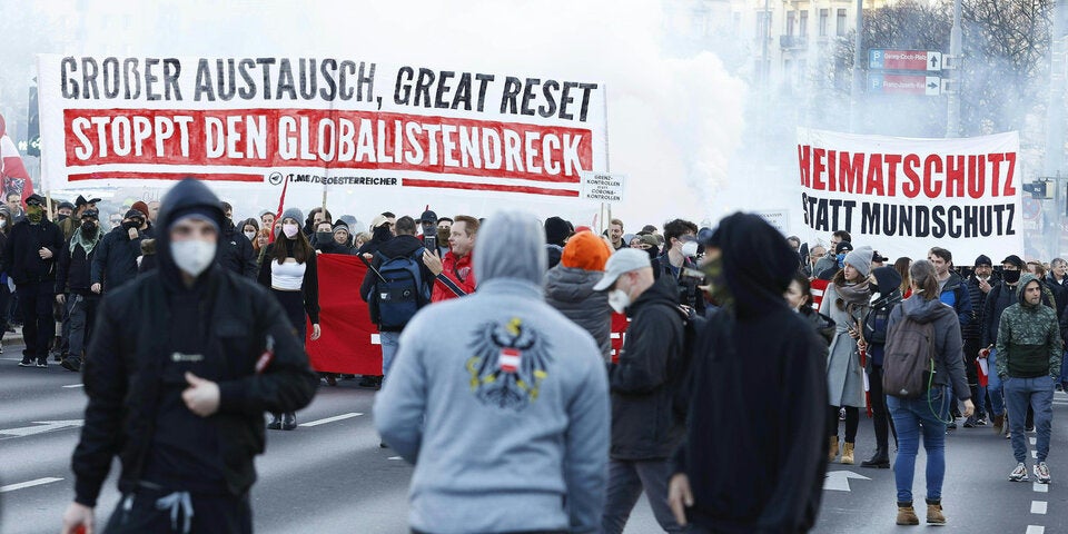 Polizei-Bilanz zu Corona-Demo: Festnahmen & Pfefferspray-Einsatz