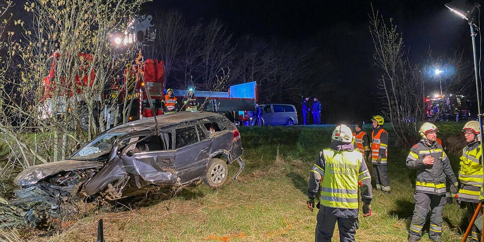 Verkehrsunfall: 33-jähriger Lenker stirbt bei Crash