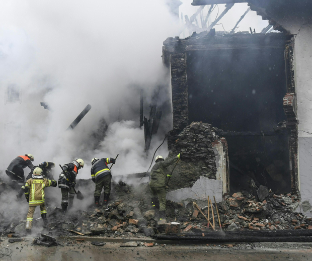 Explosion in Supermarkt: Frau unter den Trümmern begraben