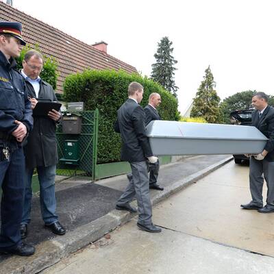 Diplomat schießt auf seine Frau