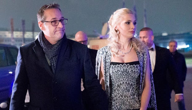 Psycho-Druck: Schmeißt Philippa Strache hin?