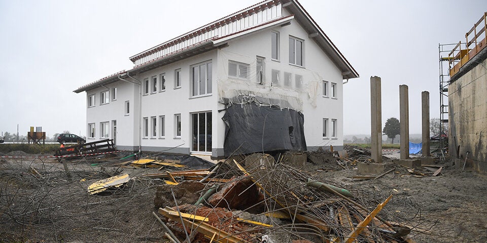 Betondecke stürzt ein: Vier Arbeiter tot