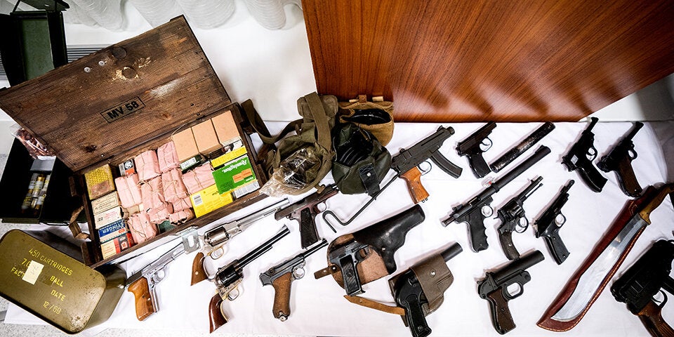 Polizei sprengt Neonazi-Bande in Österreich