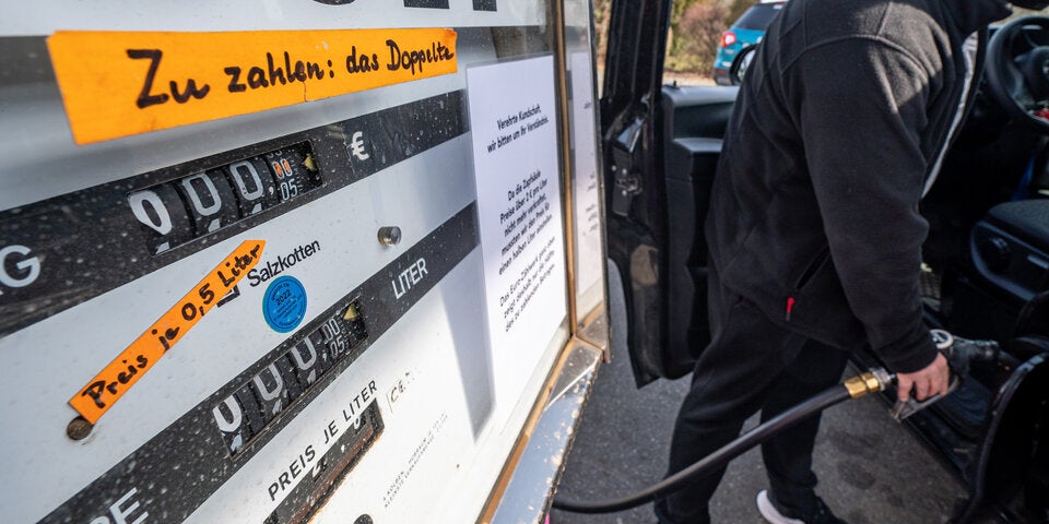 Zapfsäulen-Problem: Tankstelle muss zum Halbliter-Preis verkaufen