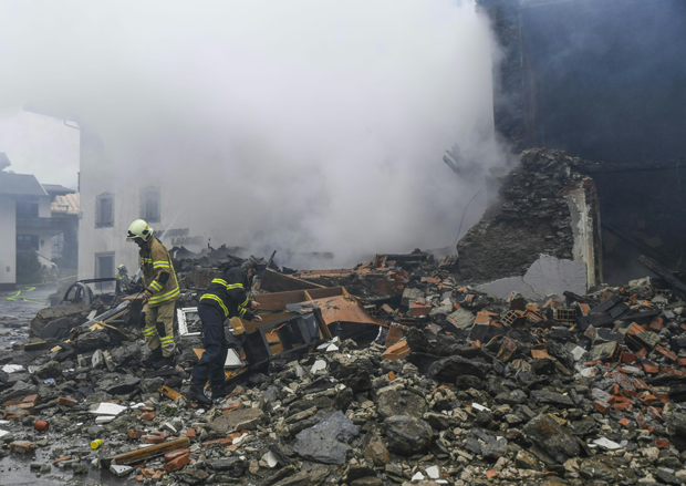 Explosion in Supermarkt: Frau unter den Trümmern begraben