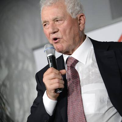 Der Milliardär lud in die Orangerie nach Schönbrunn ein.