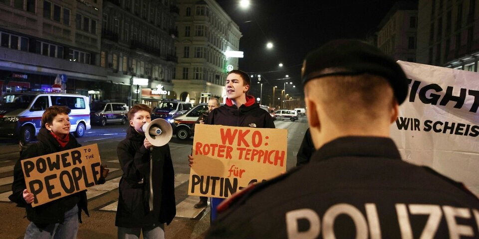Pyrotechnik bei Opernball-Demo gezündet