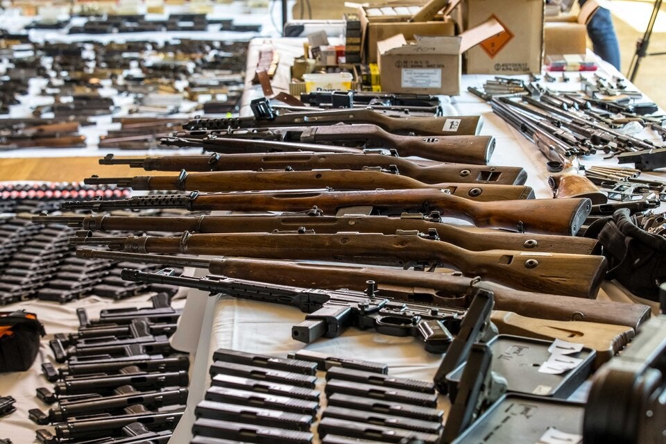 Nazi-Rocker horteten Waffen-Arsenal