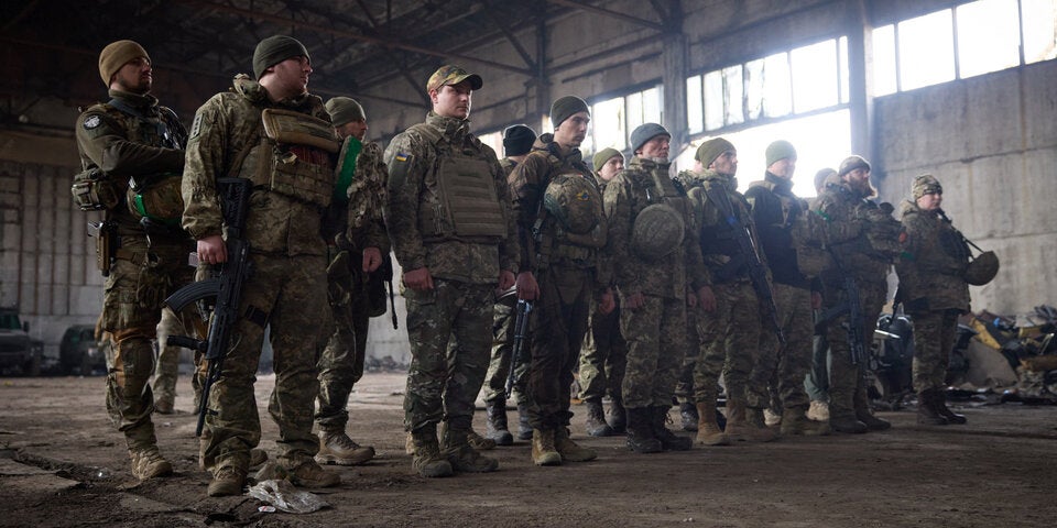 Selenskyj besucht Stellungen nahe der Front in Bachmut