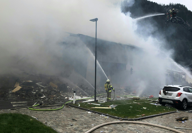Explosion in Supermarkt: Frau unter den Trümmern begraben