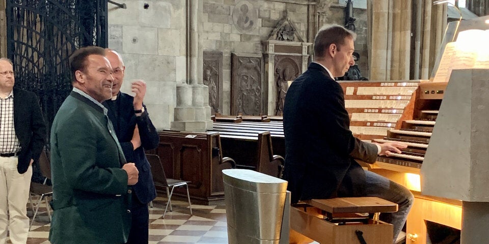 Schwarzenegger als Organist im Wiener Stephansdom