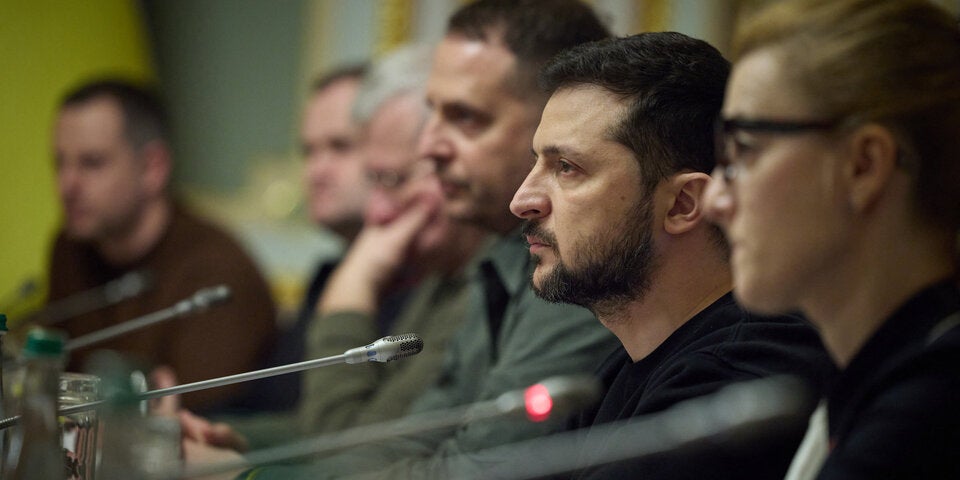 Selenskyj besucht Stellungen nahe der Front in Bachmut